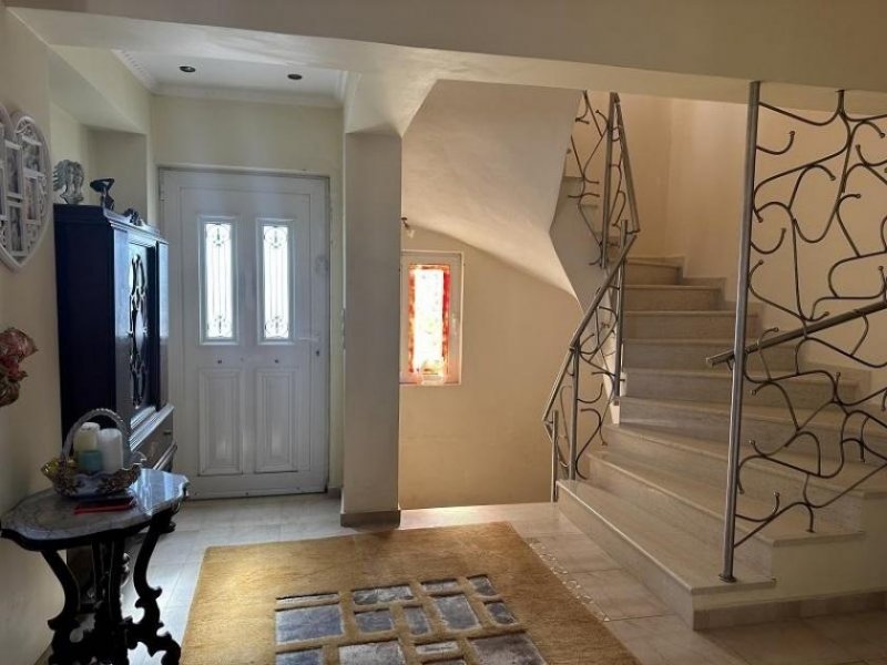 Tria Monastiria Kreta, Tria Monastiria: Geräumige Villa mit atemberaubender Aussicht zu verkaufen Haus kaufen